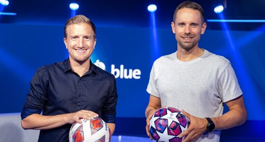 Die erste «Ehrenrunde» mit Stefan Büsser und Manuel Rothmund feiert am 26. Oktober um 18 Uhr Premiere auf Blue Zoom…               (Foto: Blue)