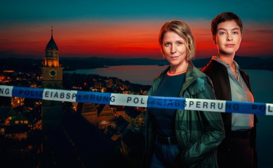 Die beiden Kriminalkommissarinnen könnten vom Alter her Mutter und Tochter sein... (Bild: © SRF / zVg)