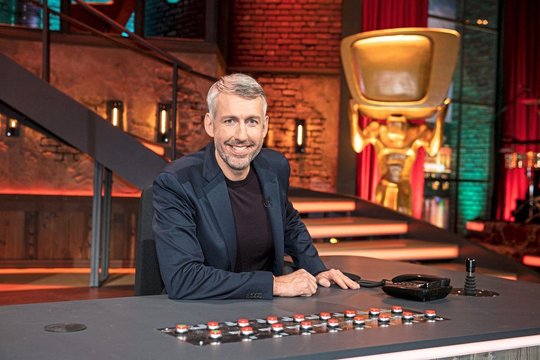 «Onkel Puffi»: Der mehrfach preisgekrönte Comedian Sebastian Pufpaff tritt das Erbe von Stefan Raab bei «TV Total» an…         (Bild: Prosieben)