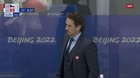 Wasser predigen und Wein trinken: Eishockey-Nationaltrainer Patrick Fischer...    (Bild: SRF-Screensh.)