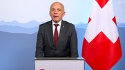Ein redaktioneller Ohnmachtsmoment: Bundesrat Ueli Maurer spricht zur besten Sendezeit zur «Frontex»-Vorlage, ohne dass die Gegenseite zu Wort kommen kann. (Bild Screenshot SRF)
