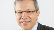 Der gebürtige Basler André Moesch startete seine journalistische Karriere in der Region Basel...