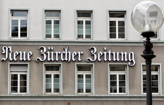 Es fragt sich mancher NZZ-Journalist, warum die Chefetage langjährige Mitarbeitende so stillos in die Frühpension verabschiedet...    (Bild © NZZ)