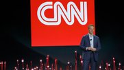 Chris Licht versucht sich bei seinen Mitarbeitenden für mögliche Fehler zu entschuldigen, doch es hat nicht mehr geholfen...     (Bild: CNN)