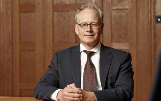 Sollte es zu einer Wettbewerbsverzerrung kommen: «Wir würden das Geld annehmen», sagt Chefredaktor Eric Gujer über mögliche Medienförderungen des Bundesrates... (© Bild NZZ)