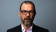 Er folgt auf Leo Lüthy: Dominik Hug. Seit 2010 leitet er das People-Ressort der Blick-Gruppe. (Bild © Riniger Axel Springer Schweiz)
