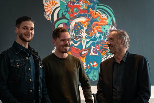 Die neuen Geschäftsführer Chandra Marquart und Patrick Mader mit dem Absolutturnus-Gründer Reiner Roduner (r.)...         (Foto: Absolutturnus)