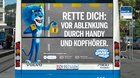 Der Kampagne-Löwe macht mit Humor statt Zeigefinger auf Risiken aufmerksam... (Bild: zVg)