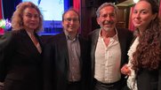 Roger Schawinski mit Ehefrau Gabriella Sontheim (l.), Sohn Kevin und Tochter Lea...       (© Klein Report/André Häfliger)