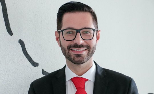 «Ich freue mich, Chefinnen und Chefs von KMUs und Agenturen direkt zu beraten», sagte der neue Anzeigenleiter Elvis Sahman (Bild: zVg)...