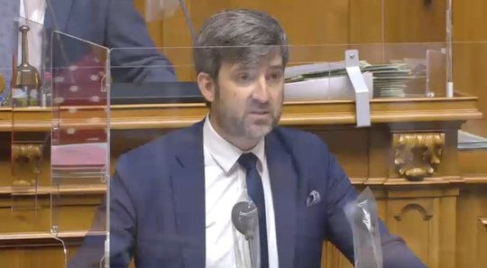 Mitte-Nationalrat Philipp Kutter empfahl, den Antrag der Einigungskonferenz anzunehmen... (Bild: © Parlamentsdienste)