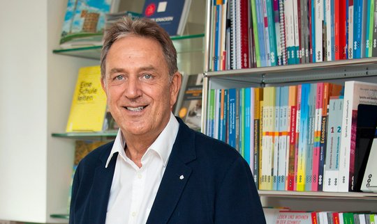 «Wir brauchen einen starken Partner», sagt der scheidende hep-Verleger Peter Egger. «Die Investitionskosten sind sehr hoch.» (Bild zVg)