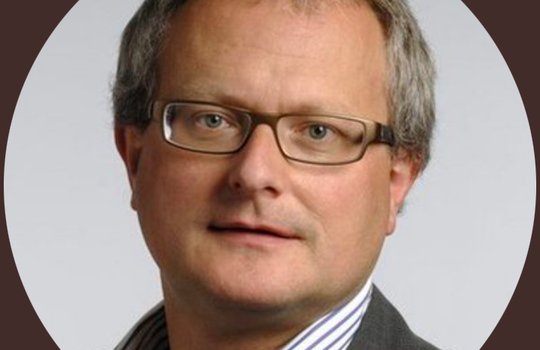 Verabschiedet mit gerade Mal drei Sätzen: Werner de Schepper muss Ringier Axel Springer «aufgrund aktueller, unterschiedlicher Auffassungen» verlassen. (Bild Screenshot Twitter)