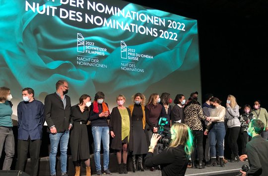 Gruppenbild der Nominierten. Beim anschliessenden Apéro durften die Masken abgenommen werden...           (Bild: Klein Report)