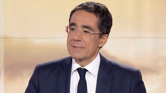 Während Darius Rochebin schweigt, gibt man sich bei «Le Temps» gelassen: Der SRG-Bericht negiere in «keiner Weise» die Recherche zur Sexismus-Affäre...