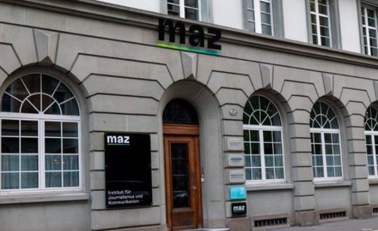 Mit seinem Kursangebot im Journalismus konnte das MAZ im letzten Jahr 10 Prozent weniger Menschen nach Luzern locken... (Bild: zVg)