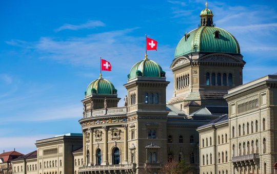 Nicht nur Bundesbern: Auch für die Verwaltungen in den Kantonen sollen einige der neuen Digitalisierungs-Paragraphen für verbindlich erklärt werden. (Bild © admin.ch)