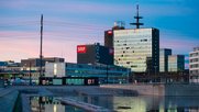 Ein lineares Vollprogramm in Radio und TV ist für die Eidgenössische Medienkommission kein Muss mehr: SRF-Studio Leutschenbach mit Meteo-Studio auf dem Dach... (Bild © SRF)