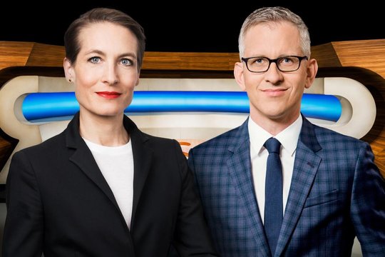 Franziska Ramser und Gion-Duri Vincenz übernehmen nach der Sommerpause der «Rundschau» die Moderation alternierend mit gleichem Pensum...                (Bild: SRF) 