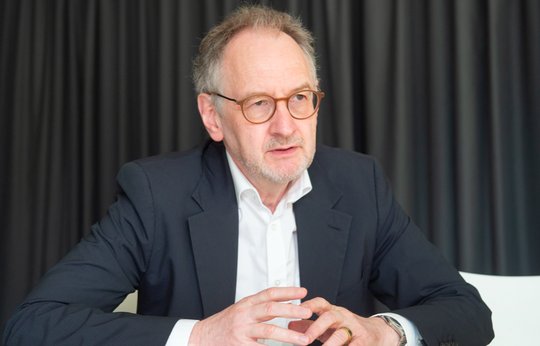 Wahllos glücklich: Andrea Masüger ist einstimmig zum neuen Verlegerpräsidenten gewählt worden. Einen Gegenkandidaten gab es nicht. (© VSM)