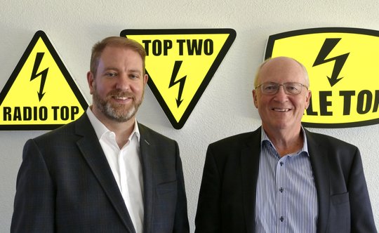 Günter Heuberger (r.) zieht sich zurück: Philippe Pfiffner führt ab 2022 Radio Top und Tele Top.