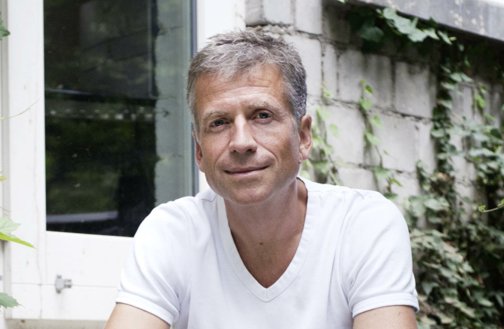 «Pointen schreiben ist ein Handwerk, und ein Schreiner vergisst ja unter Zeitdruck auch nicht, wie er seine Säge bedient...» (©Regula Müdespacher)