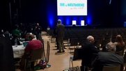 Früh da: 70 Journalisten, 10 Kamerateams