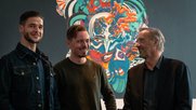 Die neuen Geschäftsführer Chandra Marquart und Patrick Mader mit dem Absolutturnus-Gründer Reiner Roduner (r.)...         (Foto: Absolutturnus)
