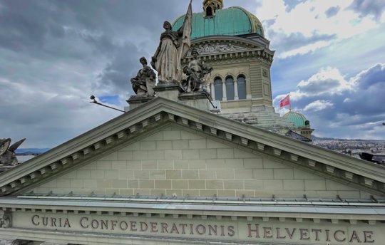 Für Journalisten gibt es einen 50-Prozent-Rabatt...         (Bild parlament.ch)
