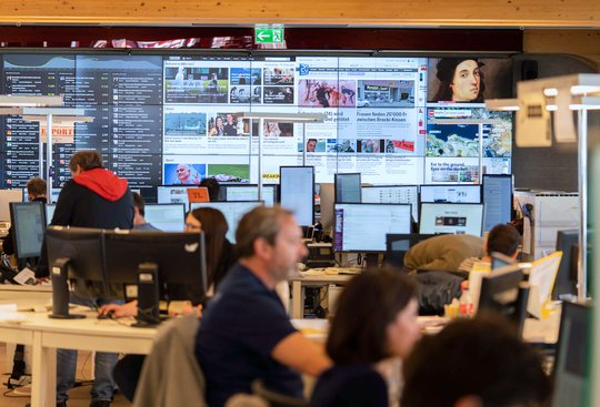 In der ersten Corona-Welle haben Journalisten ihre Leistung offenbar auch im Kontext eines «Service public» gesehen... (Bild: Tamedia)